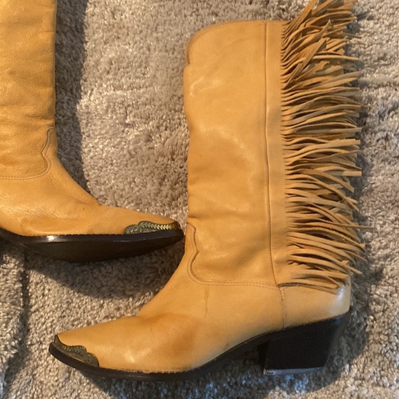 Zodiac Leather Boots w/metal tips. Wore 1 timeshare 6 too small needed 6 1/2. - Picture 3 of 12